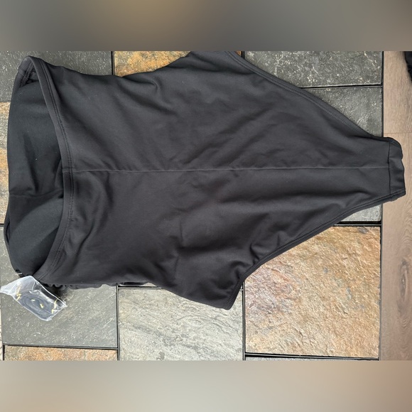 Women's Shirred Ribbed Bandeau Cheeky
One Piece Swimsuit - Shade & Shore - Picture 4 of 4